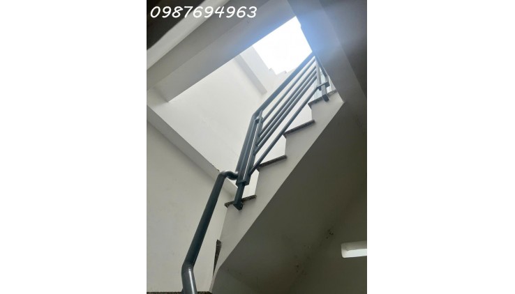 QUẬN 4, DIỆN TÍCH NHỎ VỪA Ở, GIÁ CŨNG NHỎ, GẦN MẶT TIỀN TIỆN DI CHUYỂN Q1, 3T TL